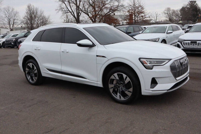 2021 Audi e-tron quattro Premium