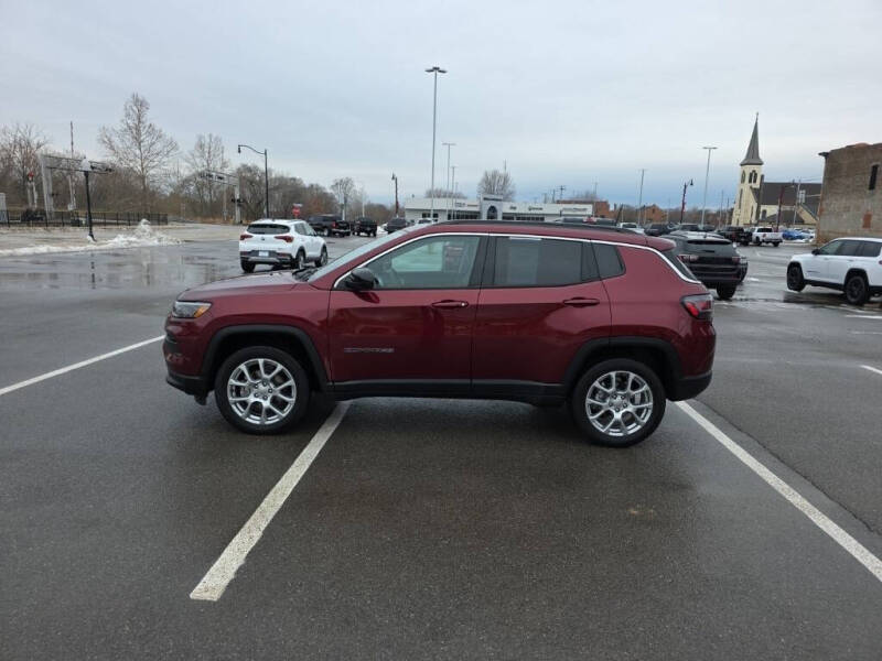 2022 Jeep Compass Latitude Lux