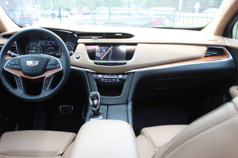 2017 Cadillac XT5 Platinum