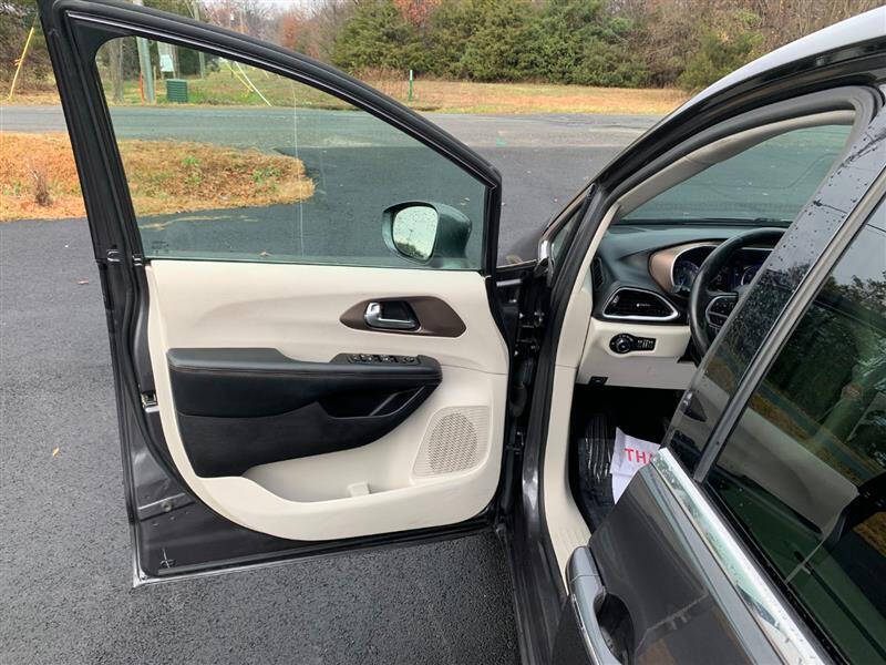 2019 Chrysler Pacifica Touring L