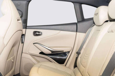 2023 Aston Martin DBX