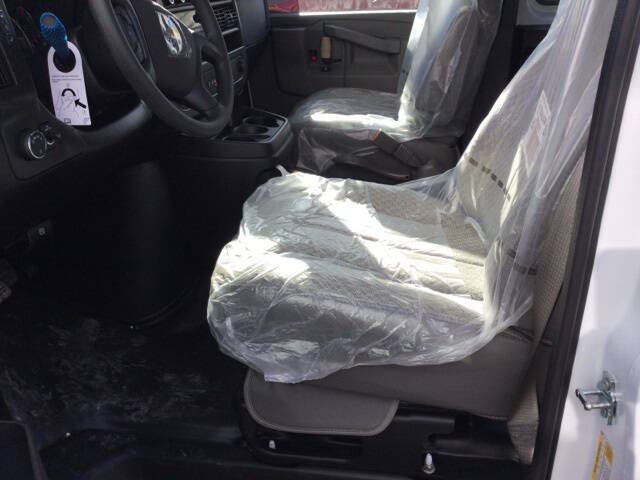 2025 Chevrolet Express 3500