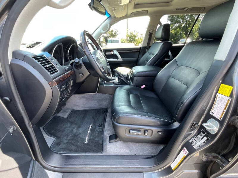 2013 Toyota Land Cruiser