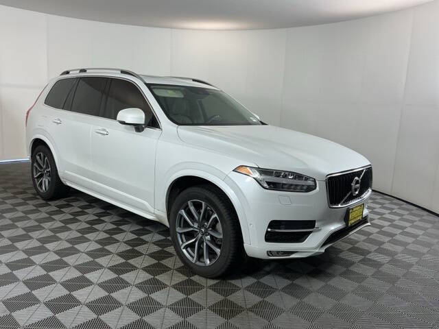 2017 Volvo XC90 T6 Momentum