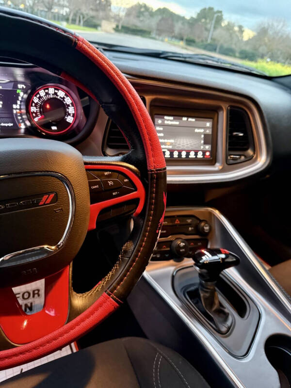 2021 Dodge Challenger SXT