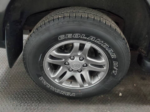 2005 Toyota Sequoia SR5