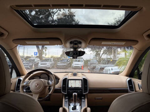 2014 Porsche Cayenne Platinum