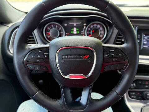 2015 Dodge Challenger SXT