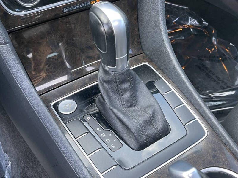 2015 Volkswagen Passat 2.0L TDI SEL Premium