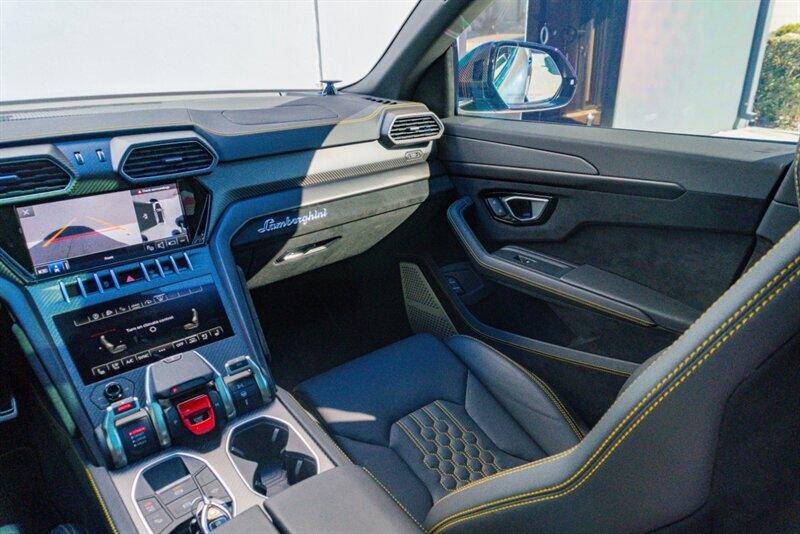 2024 Lamborghini Urus Performante