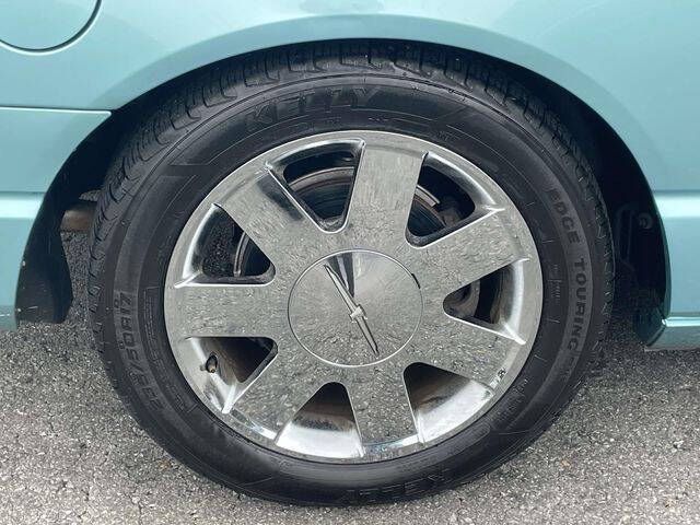 2002 Ford Thunderbird Deluxe