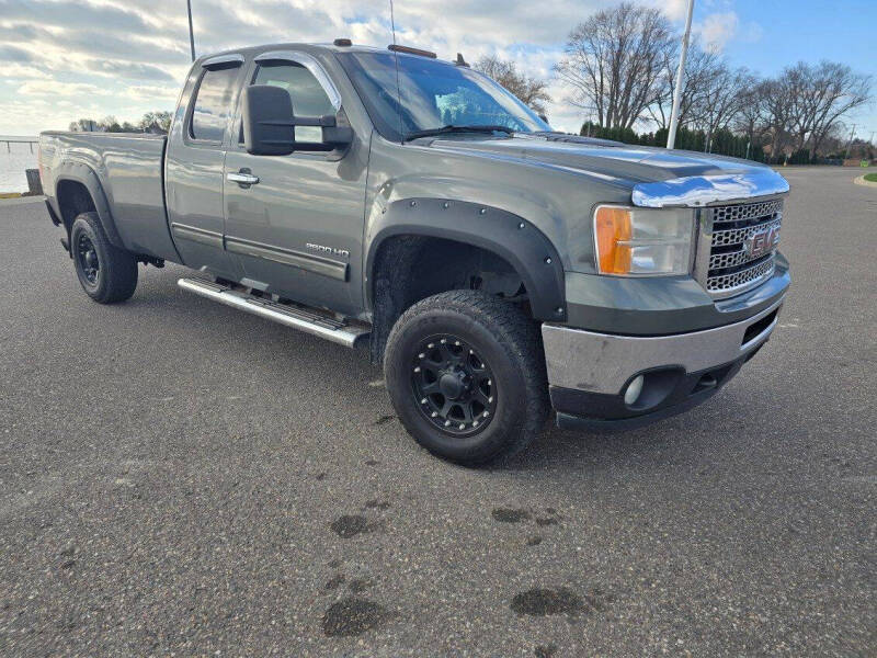 2011 GMC Sierra 2500HD SLE photo 2