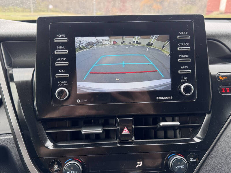 2022 Toyota Camry SE