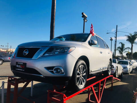 2013 Nissan Pathfinder for sale at Auto Max of Ventura in Ventura CA