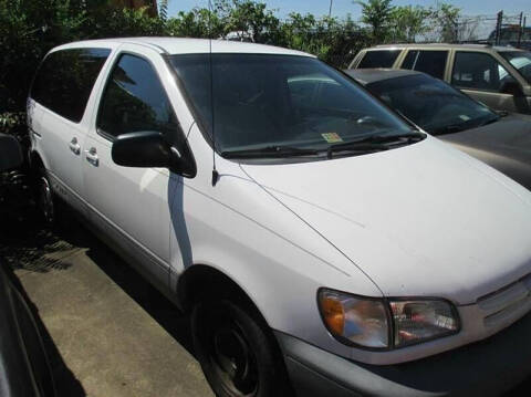 1999 Toyota Sienna CE