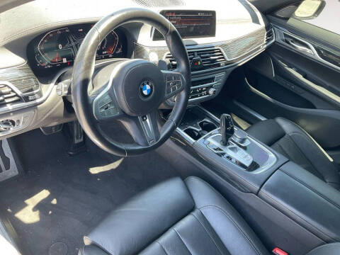 2022 BMW 7 Series 740i