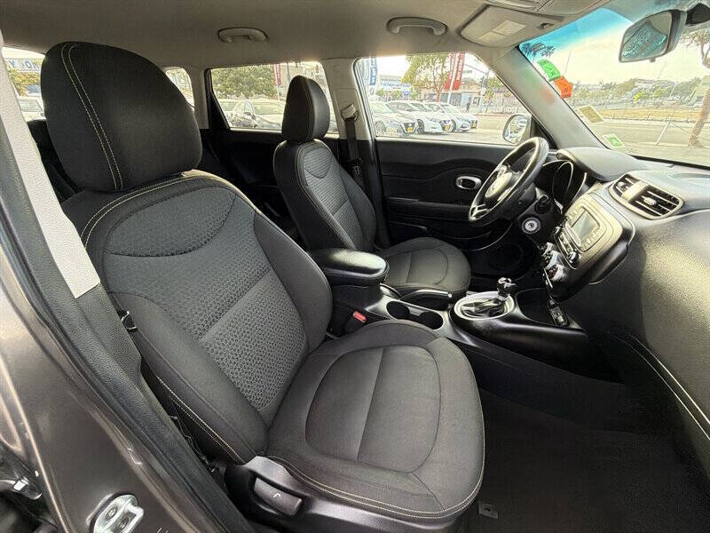 2016 Kia Soul +