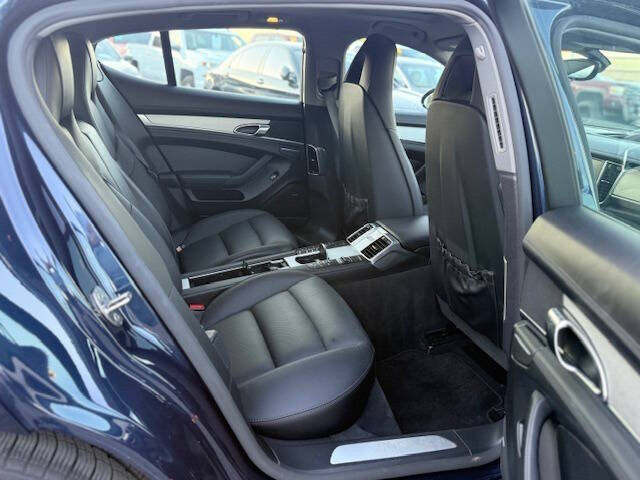 2014 Porsche Panamera 4