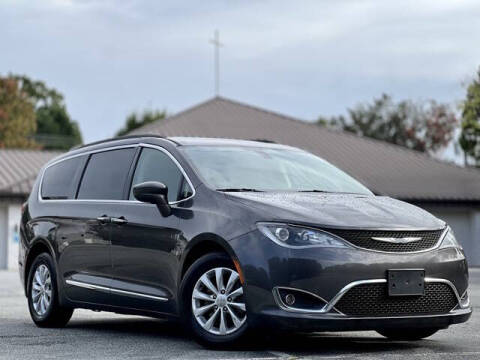 2017 Chrysler Pacifica Touring-L