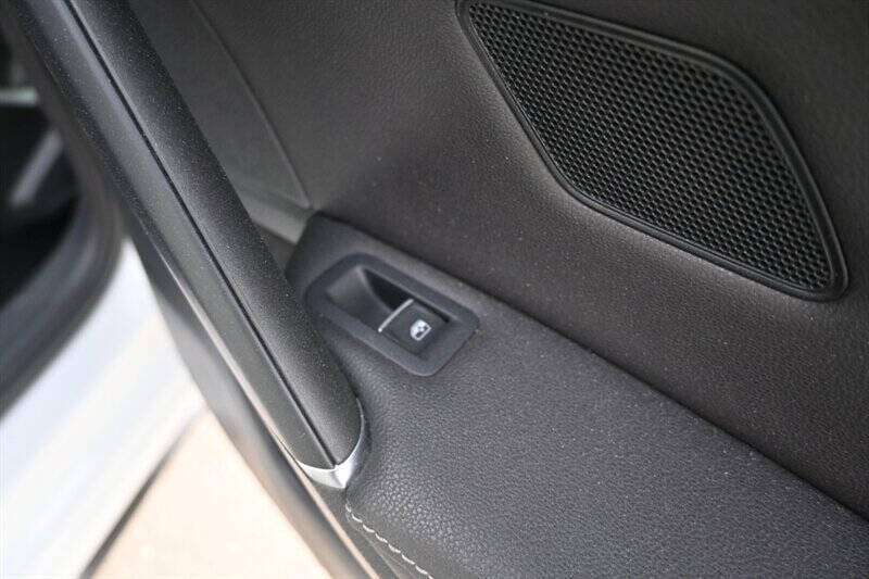 2019 Volkswagen Golf R 4Motion