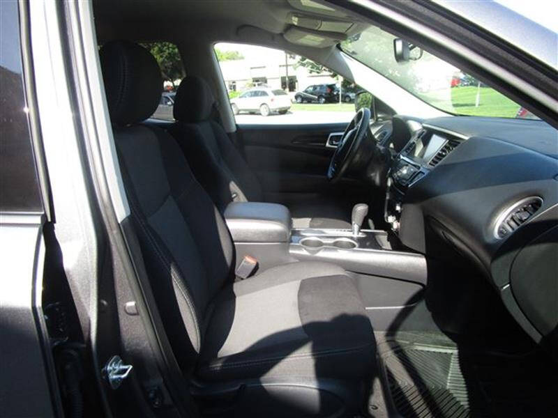 2019 Nissan Pathfinder SV