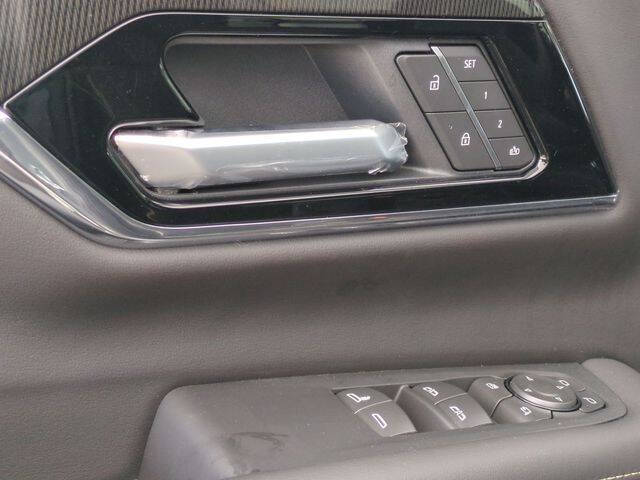 2025 GMC Yukon Elevation