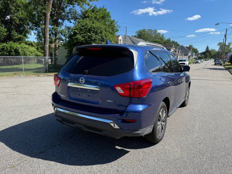 2019 Nissan Pathfinder SL
