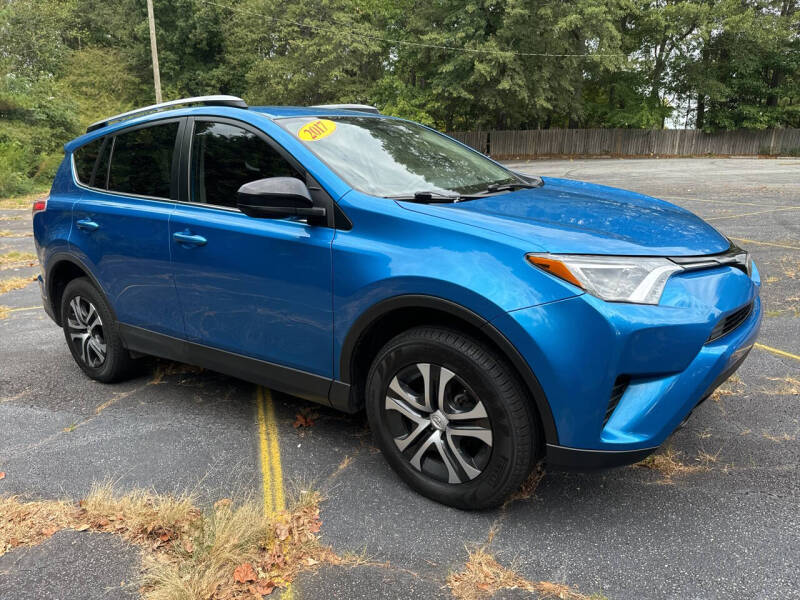 2017 Toyota RAV4 LE photo 8