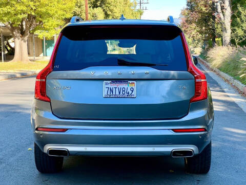 2016 Volvo XC90 T6 Momentum