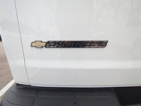 2025 Chevrolet Express 2500