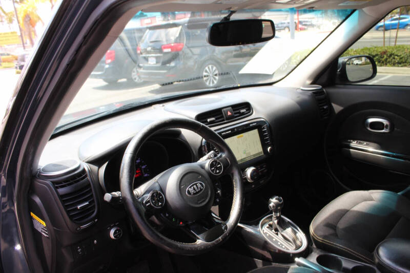 2016 Kia Soul +