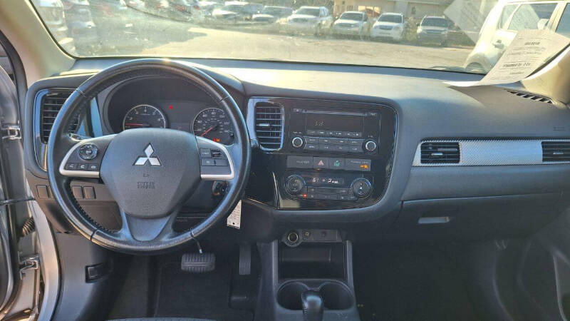 2015 Mitsubishi Outlander ES