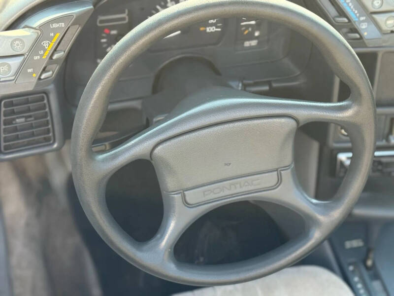 1994 Pontiac Sunbird LE