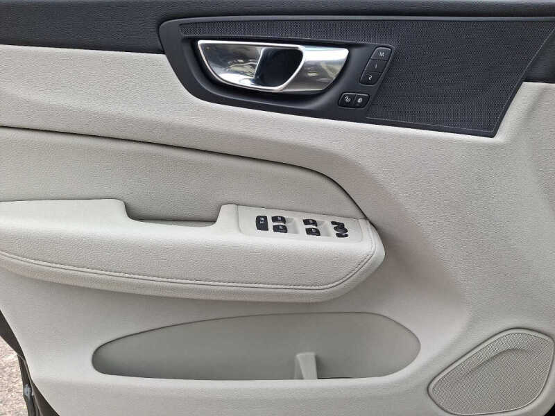 2021 Volvo XC60 T5 Momentum