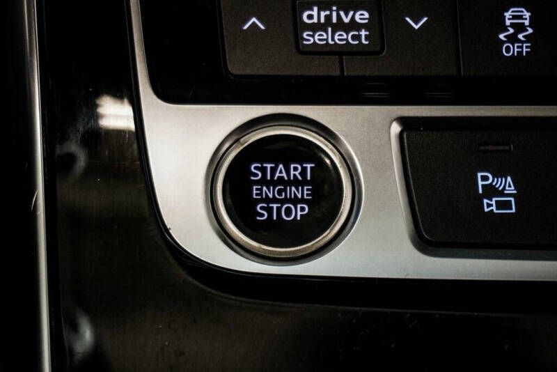 2022 Audi Q8 quattro Premium Plus 55 TFSI