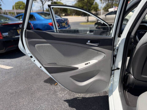 2012 Hyundai Accent GS