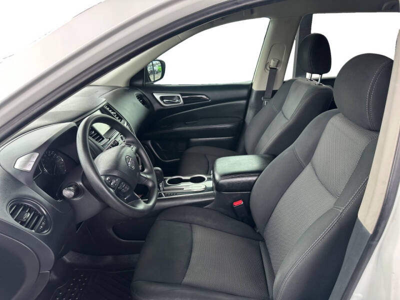 2020 Nissan Pathfinder S