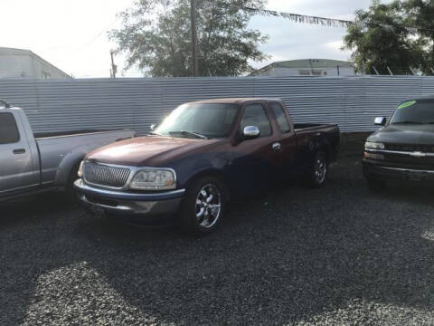 1997 Ford F-150 for sale at Velascos Used Car Sales in Hermiston OR