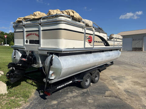 2000 Tracker PARTY BARGE 22