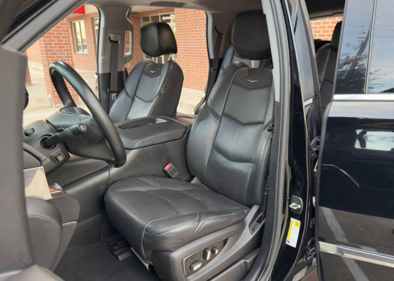 2017 Cadillac Escalade Luxury