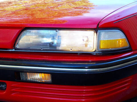 1990 Pontiac Sunbird LE
