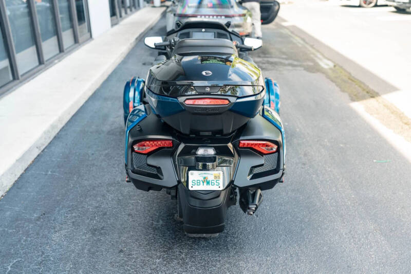 2022 Can-Am Spyder RT SE6