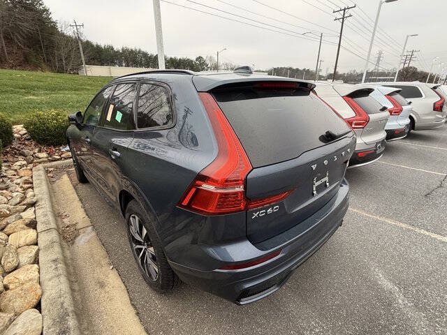 2025 Volvo XC60 B5 Plus Dark Theme