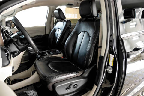 2020 Chrysler Voyager LXi