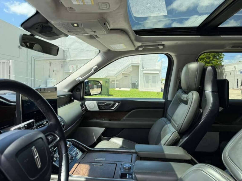 2022 Lincoln Navigator L Black Label