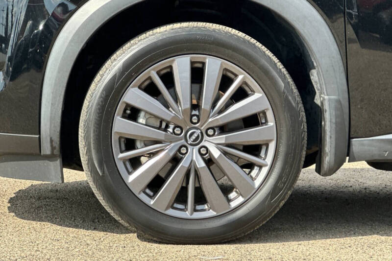 2022 Nissan Pathfinder SL