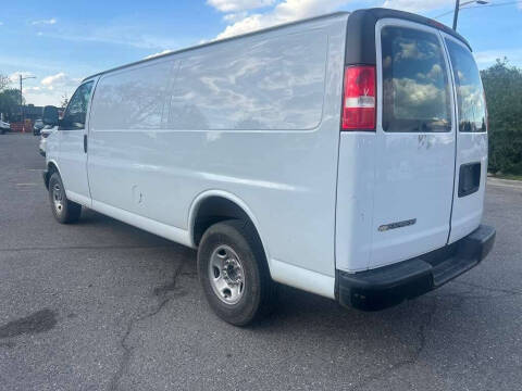 2022 Chevrolet Express 2500
