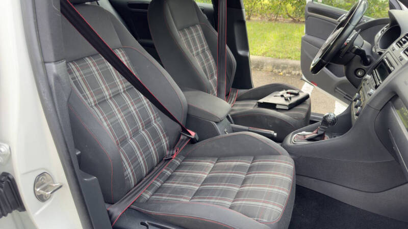 2013 Volkswagen GTI Wolfsburg Edition