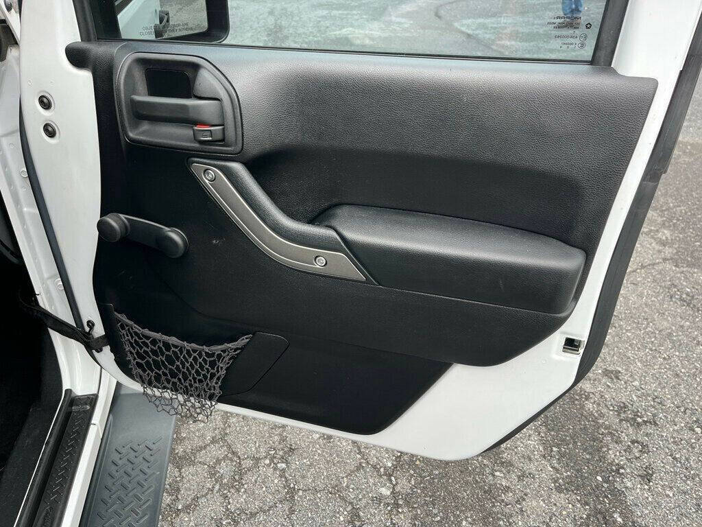 2015 Jeep Wrangler 27
