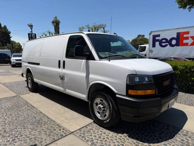 2023 GMC Savana 2500